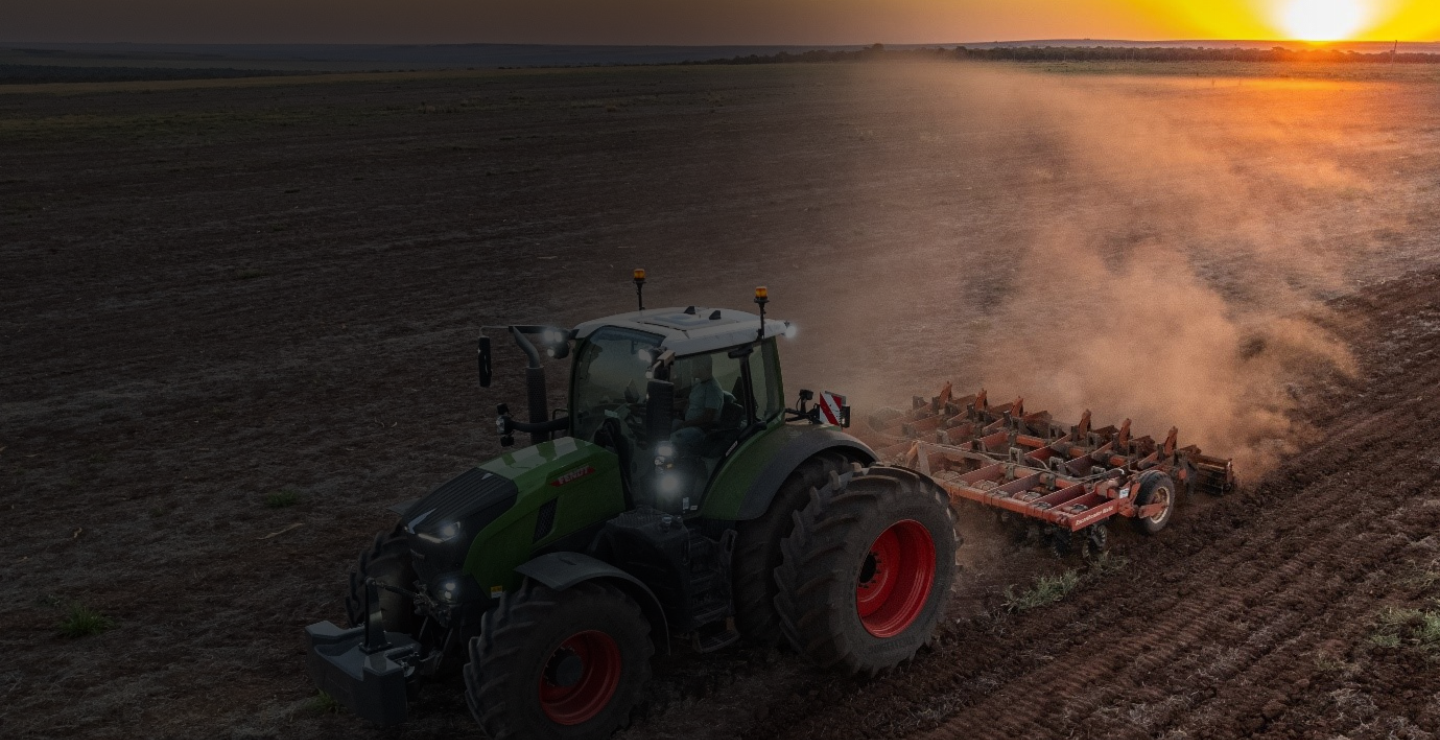 Fendt Serie 700 Vario: revolução em eficiência e sustentabilidade no campo brasileiro 